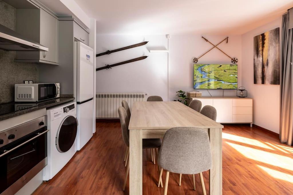 Precioso Y Familiar En - 6pax - 2habs - Parking - Wifi L By Bonesvacances *
